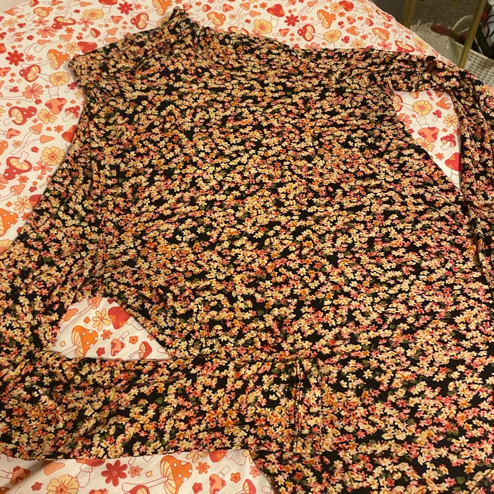 h&m flower patterned mock neck